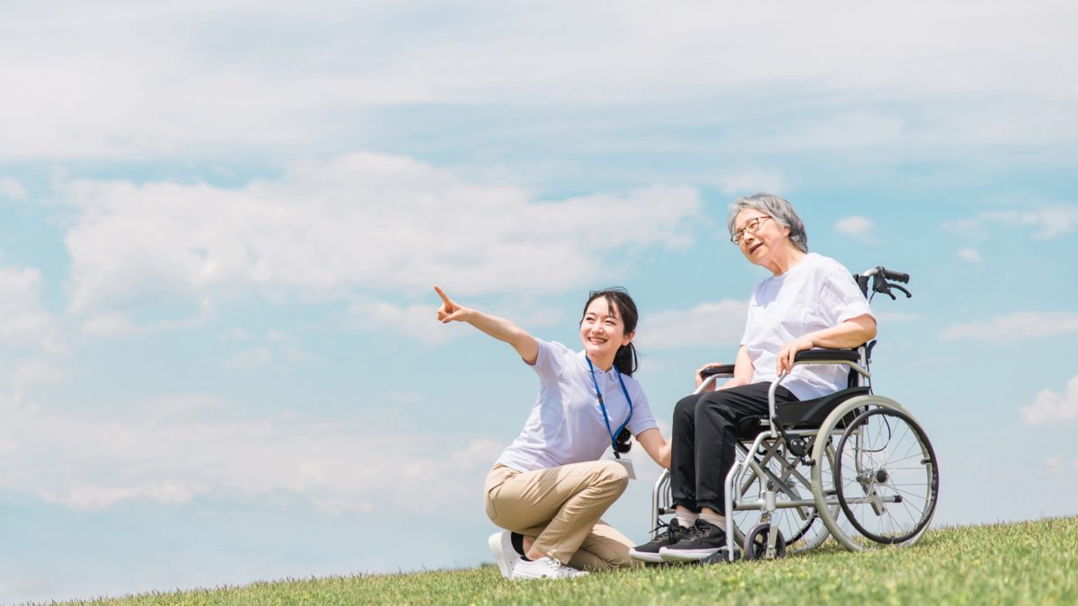 【終活】身寄りがない高齢者はどうなるの？──入院・入所・死後の支援制度が27年度にも開始